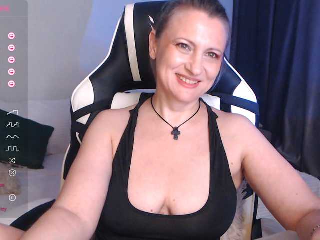 lovesupergerl's BongaCams show and profile