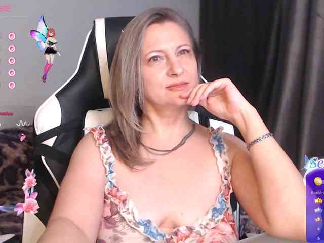 LoveSuperGerl webcam