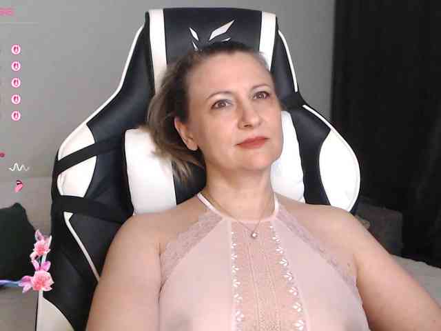 LoveSuperGerl webcam