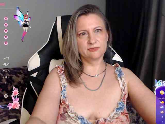 LoveSuperGerl webcam