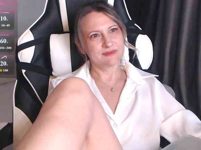 LoveSuperGerl webcam