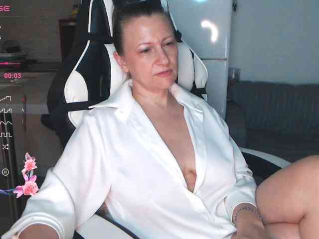 LoveSuperGerl webcam