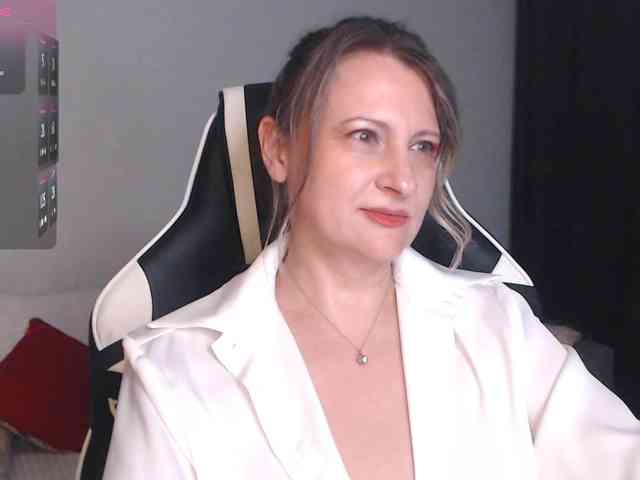 LoveSuperGerl webcam