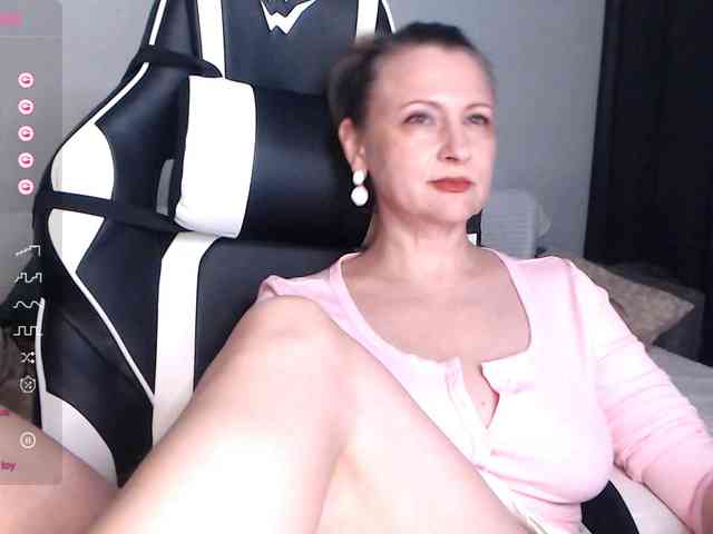 LoveSuperGerl webcam