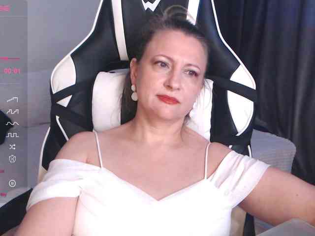 LoveSuperGerl webcam