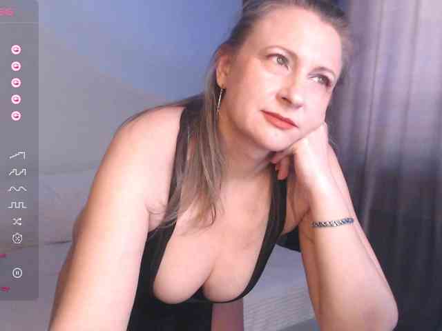 LoveSuperGerl webcam