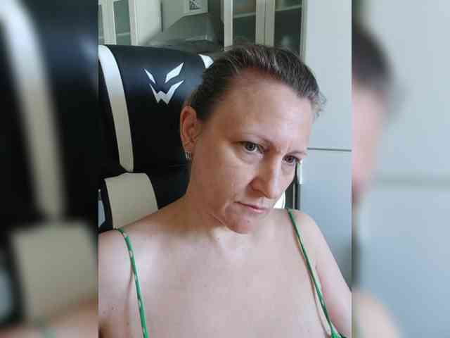 LoveSuperGerl webcam