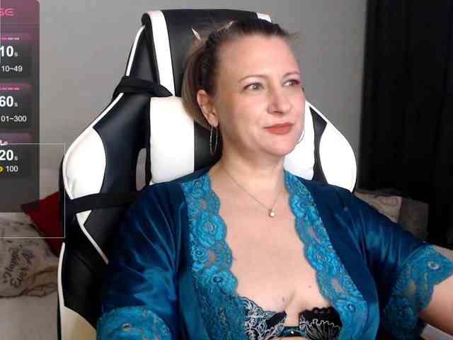 LoveSuperGerl webcam