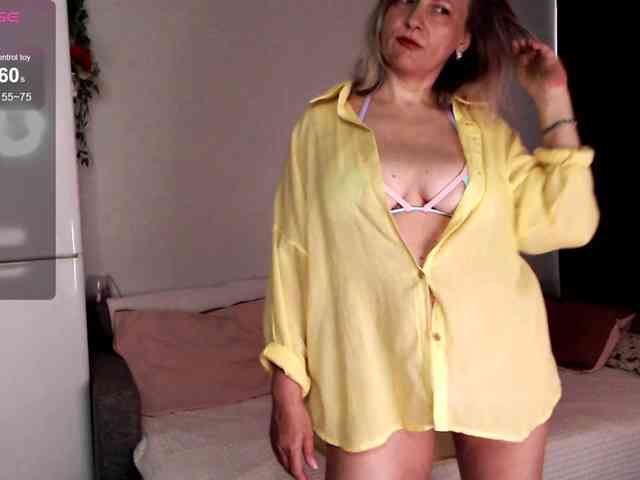 LoveSuperGerl webcam