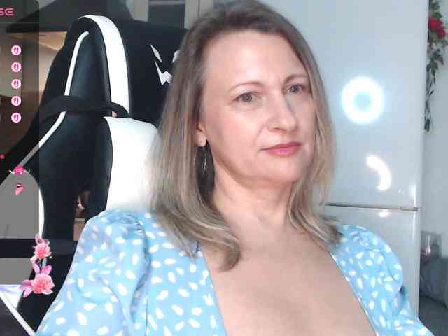 LoveSuperGerl webcam