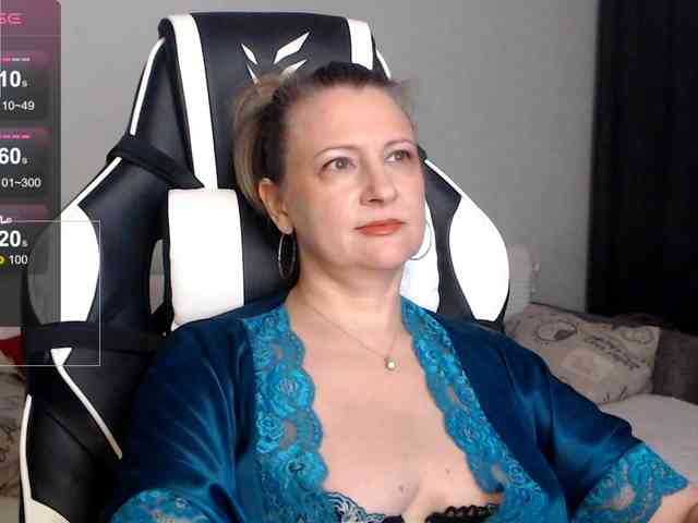 LoveSuperGerl webcam