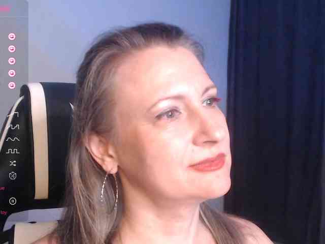 LoveSuperGerl webcam