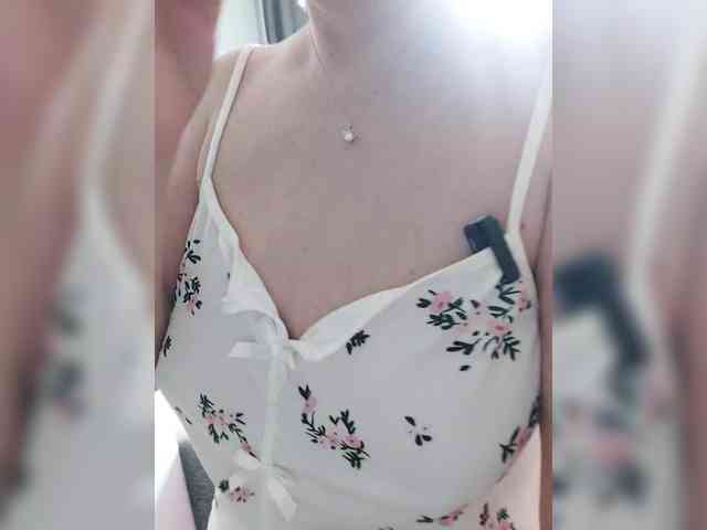 LoveSuperGerl webcam