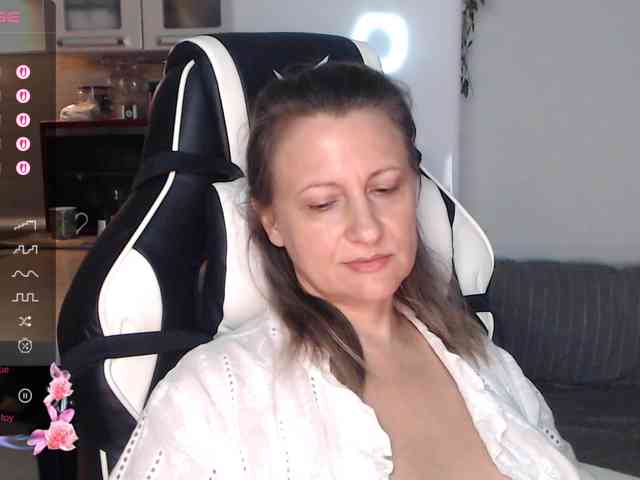 LoveSuperGerl webcam