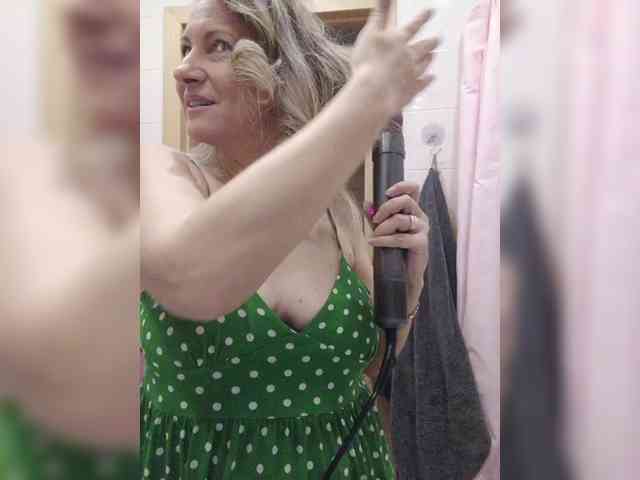 LoveSuperGerl webcam