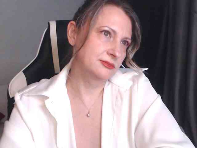 LoveSuperGerl webcam