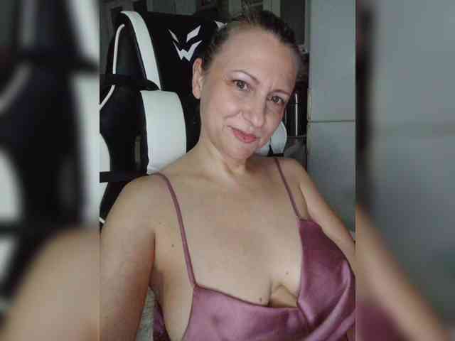 LoveSuperGerl webcam