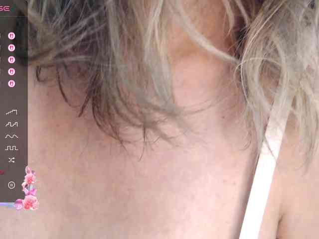 LoveSuperGerl webcam