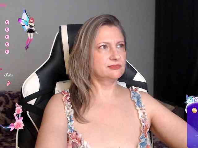 LoveSuperGerl webcam