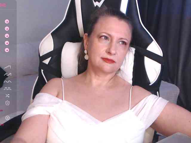 LoveSuperGerl webcam