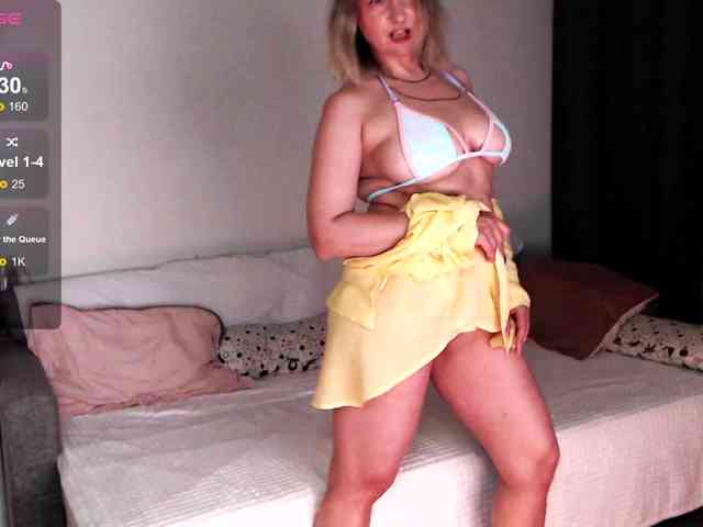 LoveSuperGerl webcam