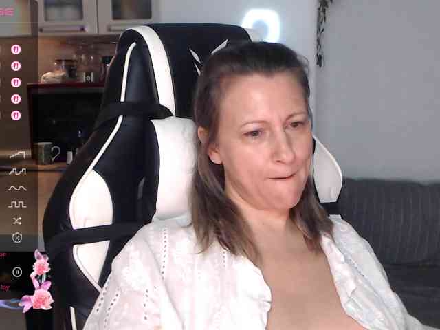 LoveSuperGerl webcam