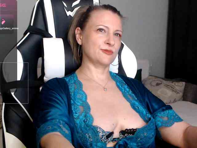 LoveSuperGerl webcam