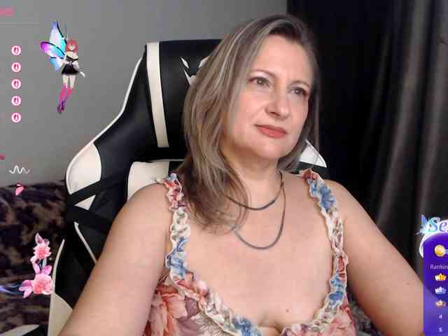 LoveSuperGerl webcam