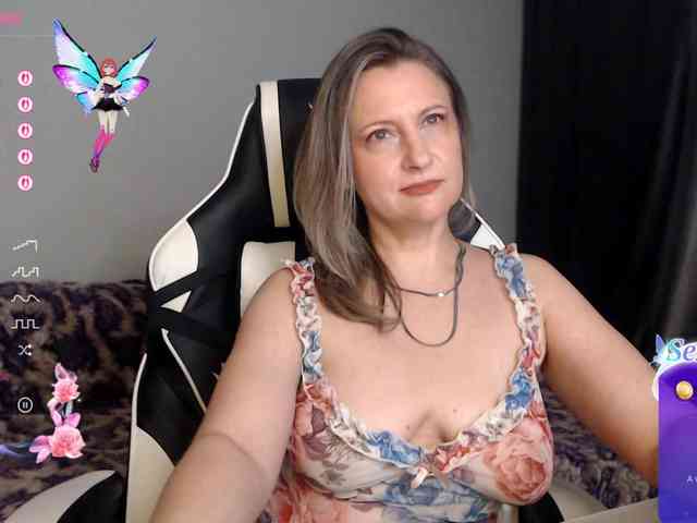 LoveSuperGerl webcam