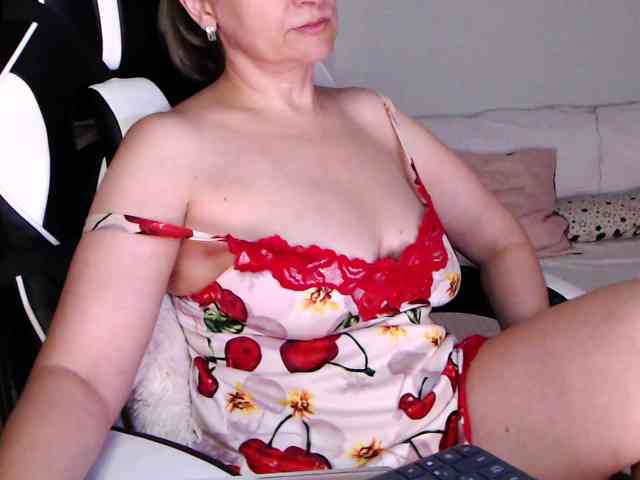 LoveSuperGerl webcam