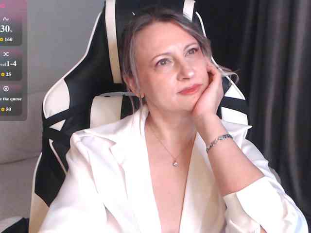 LoveSuperGerl webcam