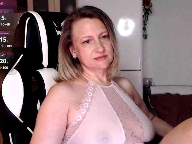 LoveSuperGerl webcam