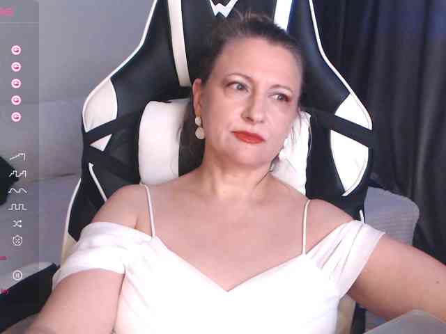 LoveSuperGerl webcam