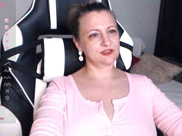 LoveSuperGerl webcam