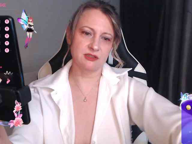 LoveSuperGerl webcam