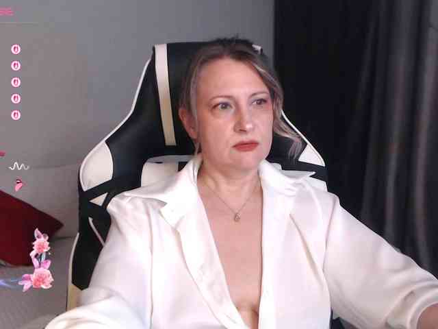 LoveSuperGerl webcam