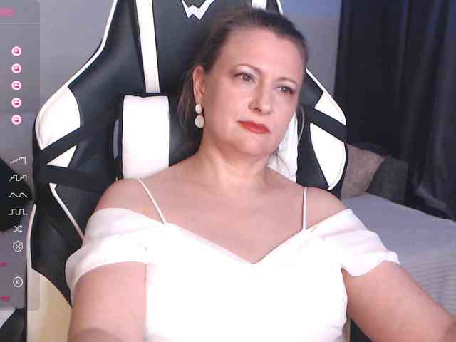 LoveSuperGerl webcam