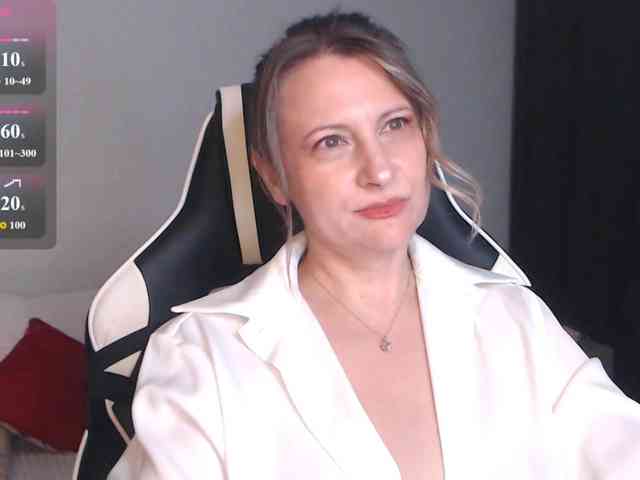 LoveSuperGerl webcam