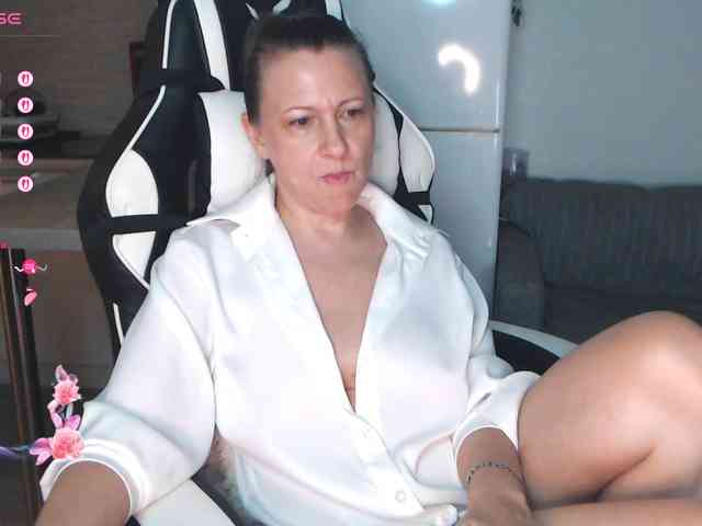 LoveSuperGerl webcam