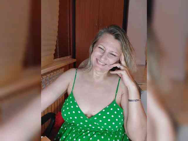 LoveSuperGerl webcam