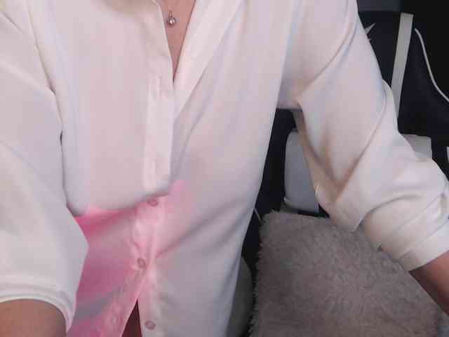 LoveSuperGerl webcam