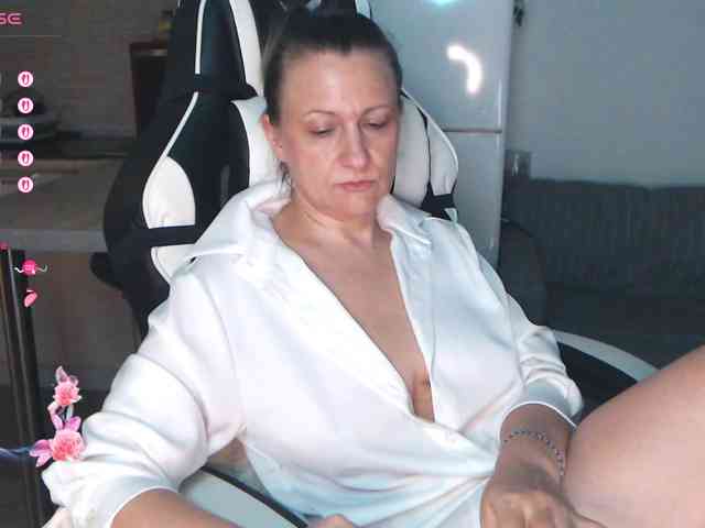 LoveSuperGerl webcam