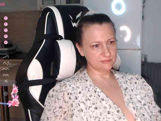 LoveSuperGerl webcam