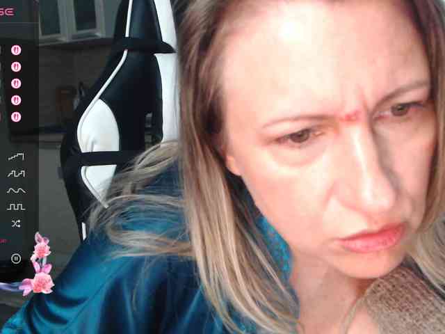 LoveSuperGerl webcam