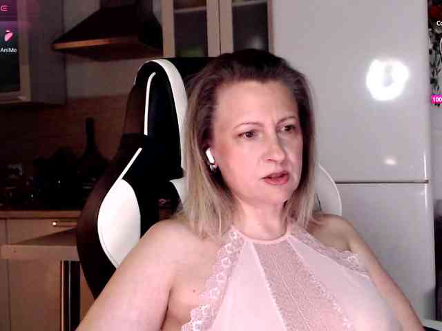LoveSuperGerl webcam