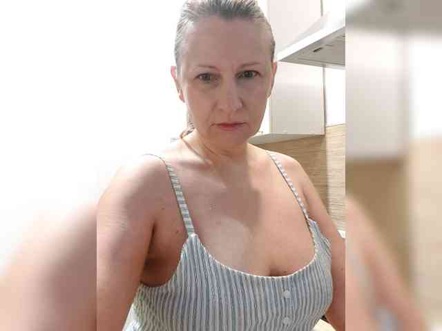 LoveSuperGerl webcam