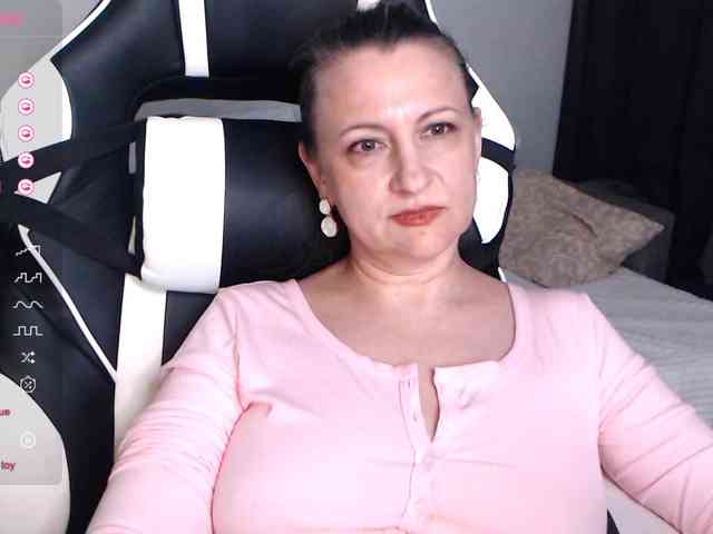 LoveSuperGerl webcam