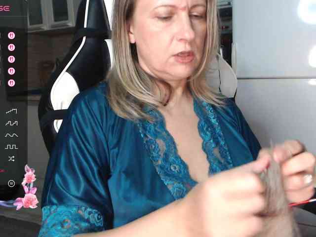 LoveSuperGerl webcam