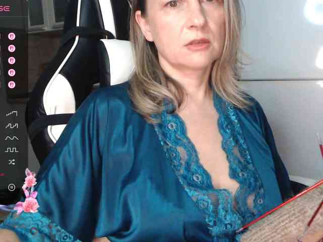 LoveSuperGerl webcam