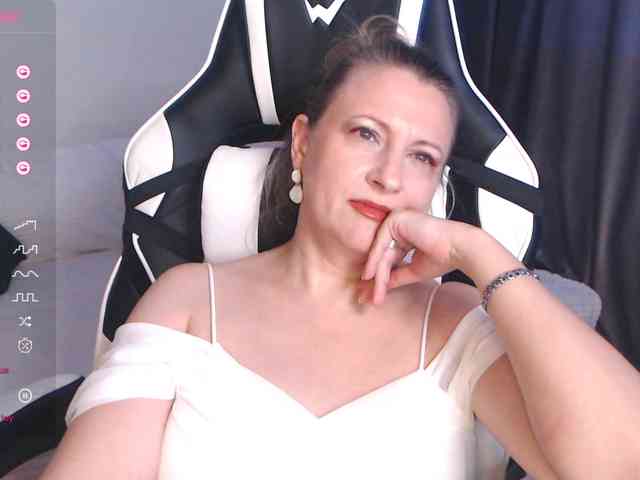 LoveSuperGerl webcam